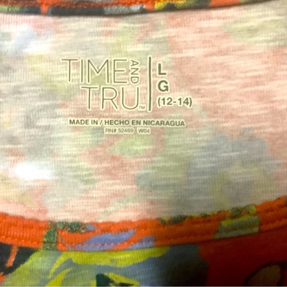 TIME AND TRUE WOMENS TOP. - Picture 3 of 3
